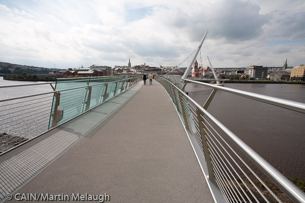 Peace Bridge, River Foyle, Derry - Photo  10  of 22